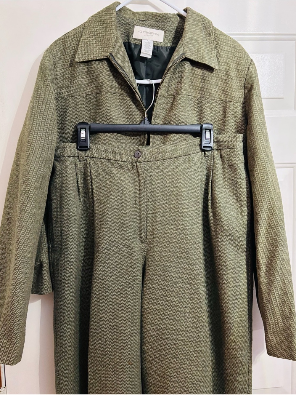 Liz Claiborne Olive Green Two-Piece Tailored Pantsuit
